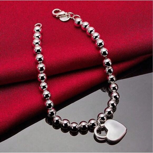 Silver Heart Lock Beaded Bracelet - Picture 4 of 7